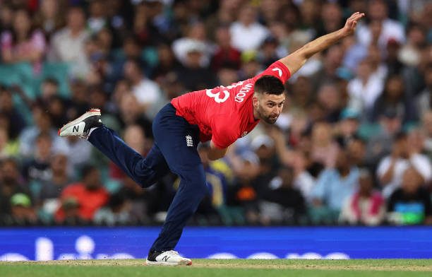 who is the fastest bowler in the world